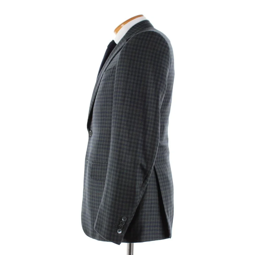 Isaia sleeve shoulder
